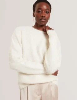 Lässiger Pullover aus gebürsteter Alpakawolle