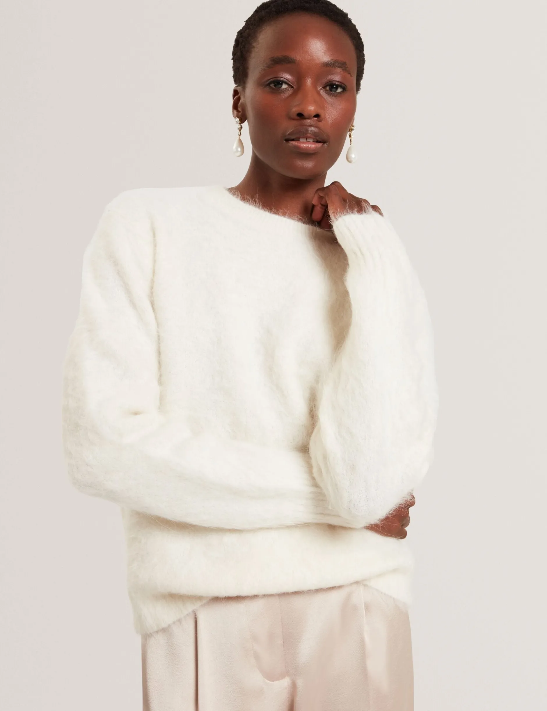 Lässiger Pullover aus gebürsteter Alpakawolle