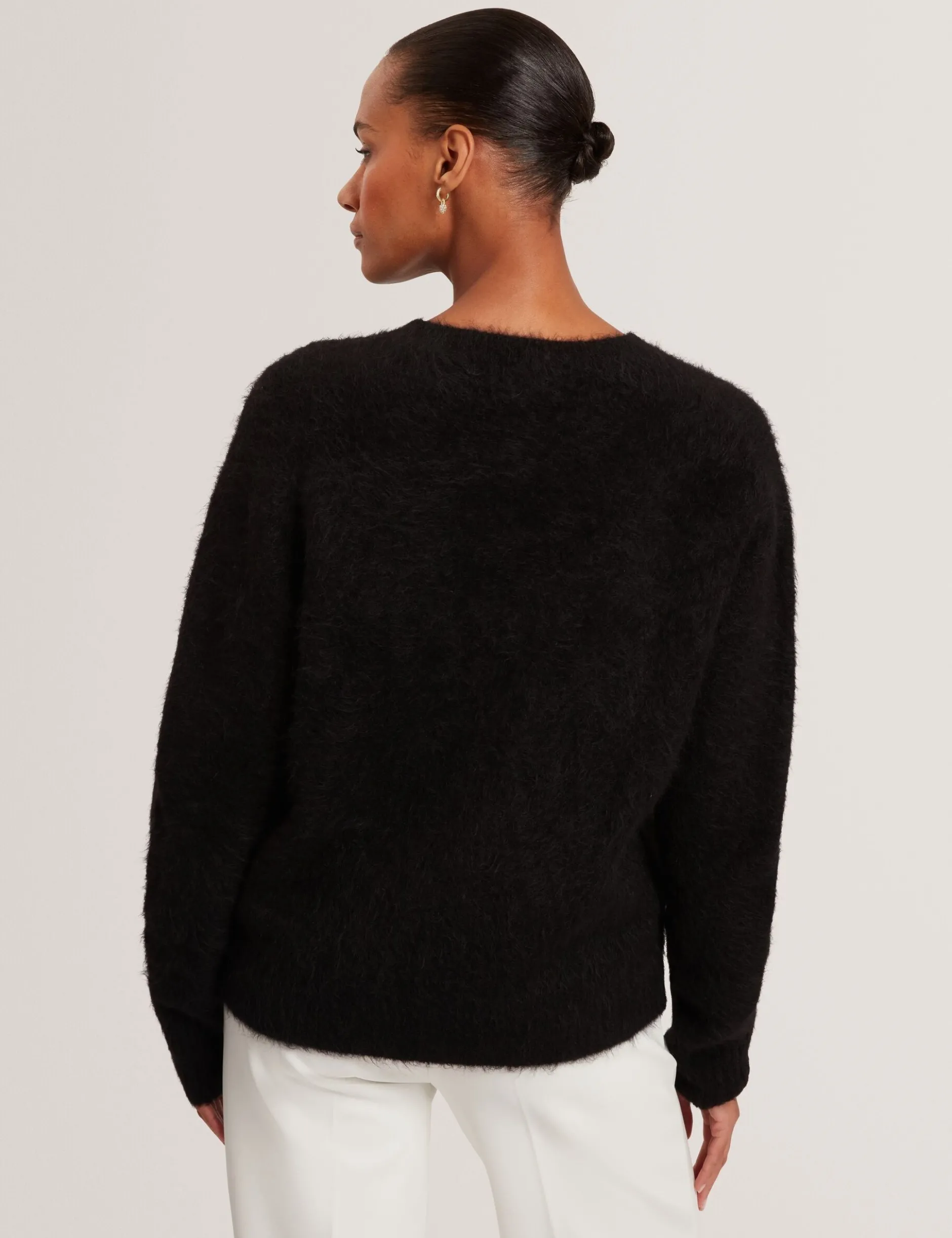 Lässiger Pullover aus gebürsteter Alpakawolle