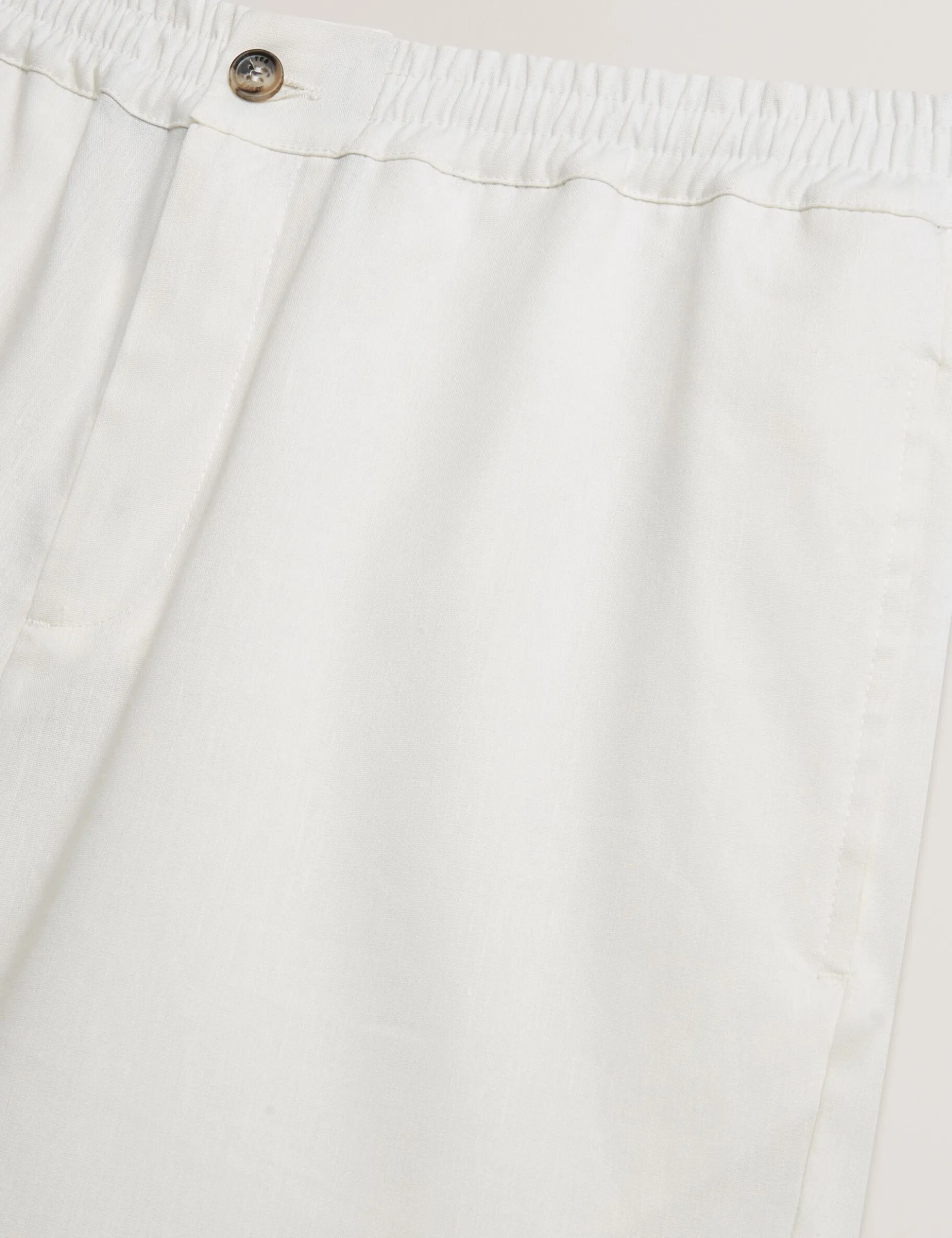 Lässige Shorts aus Leinenmischgewebe mit elastischem Bund