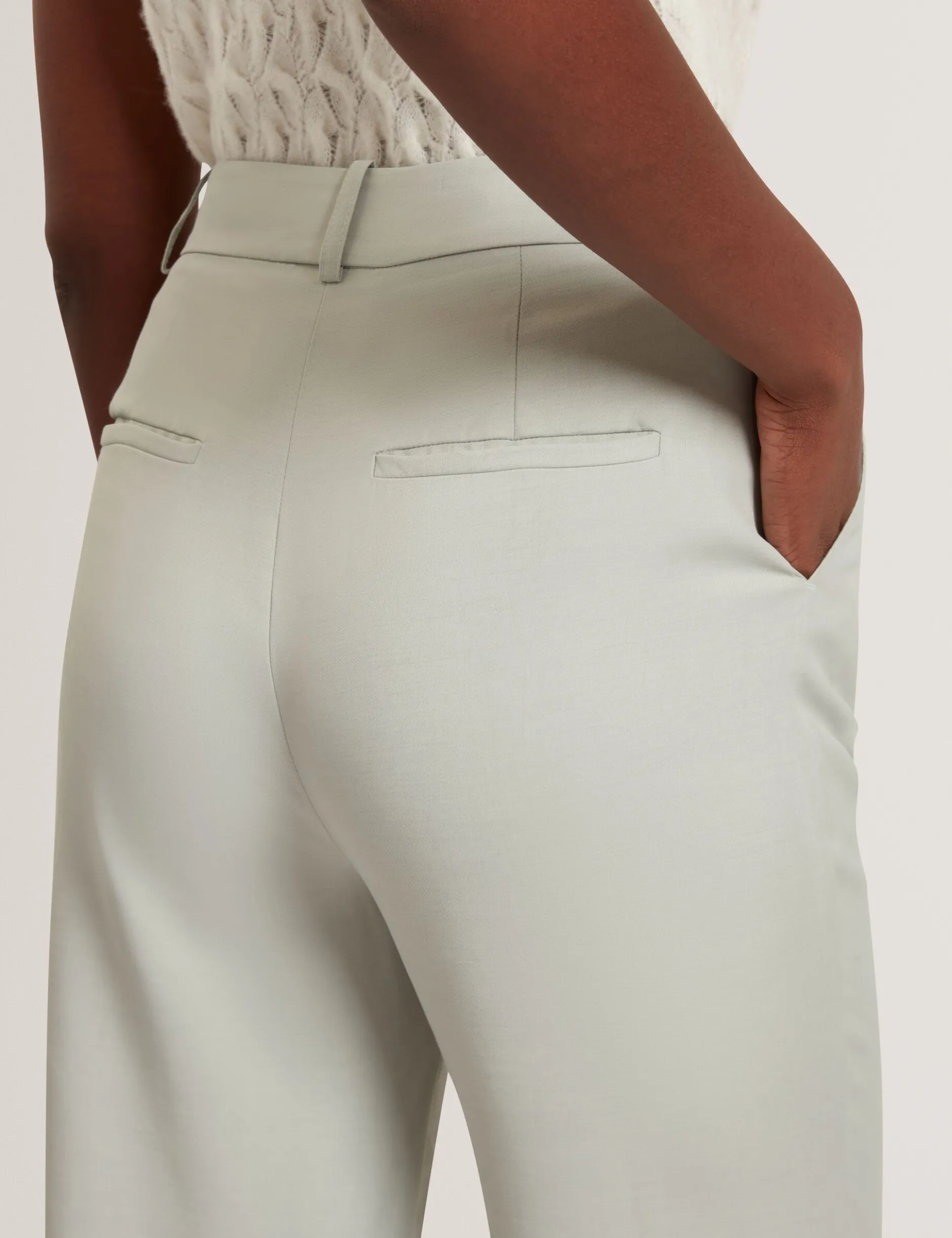 Maßgeschneiderte Schlaghose aus Twill