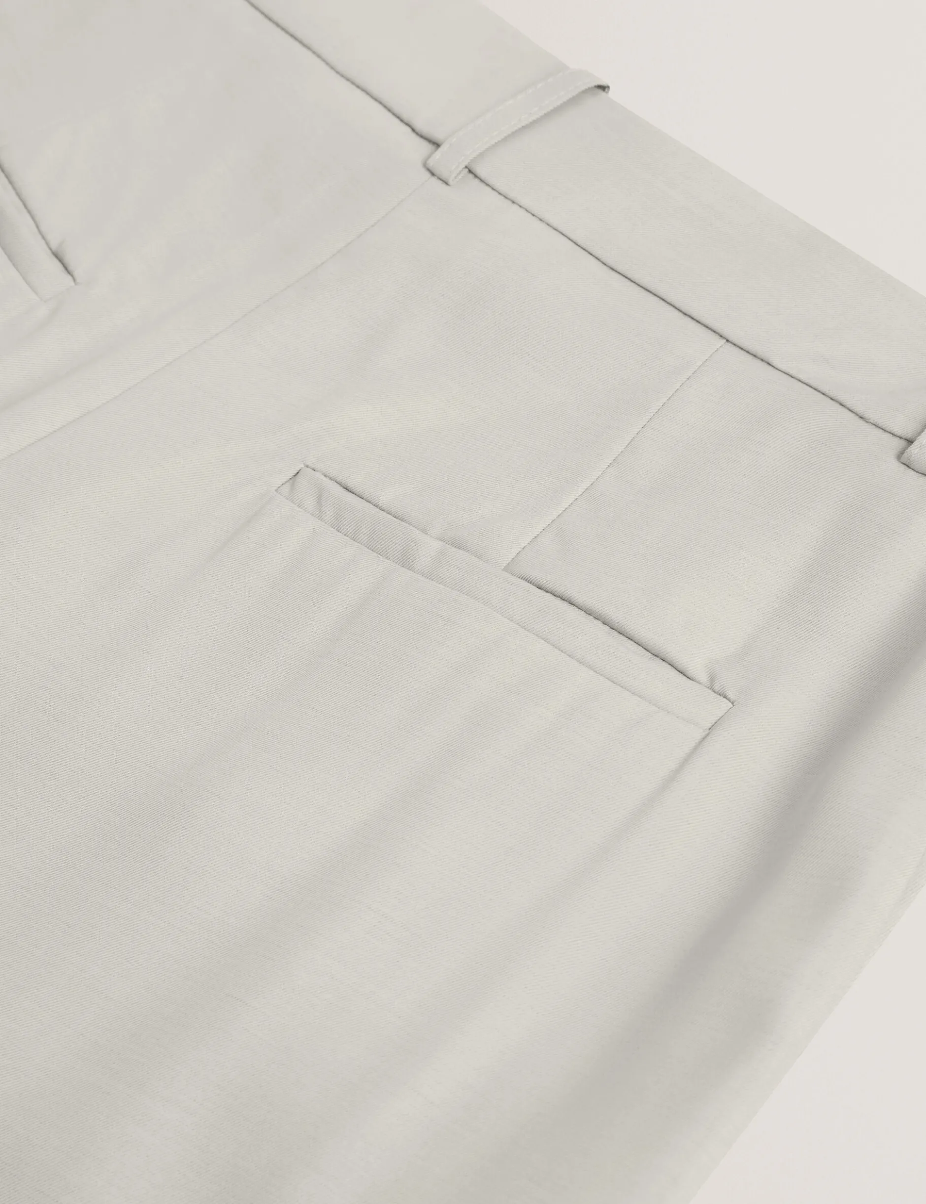 Maßgeschneiderte Schlaghose aus Twill