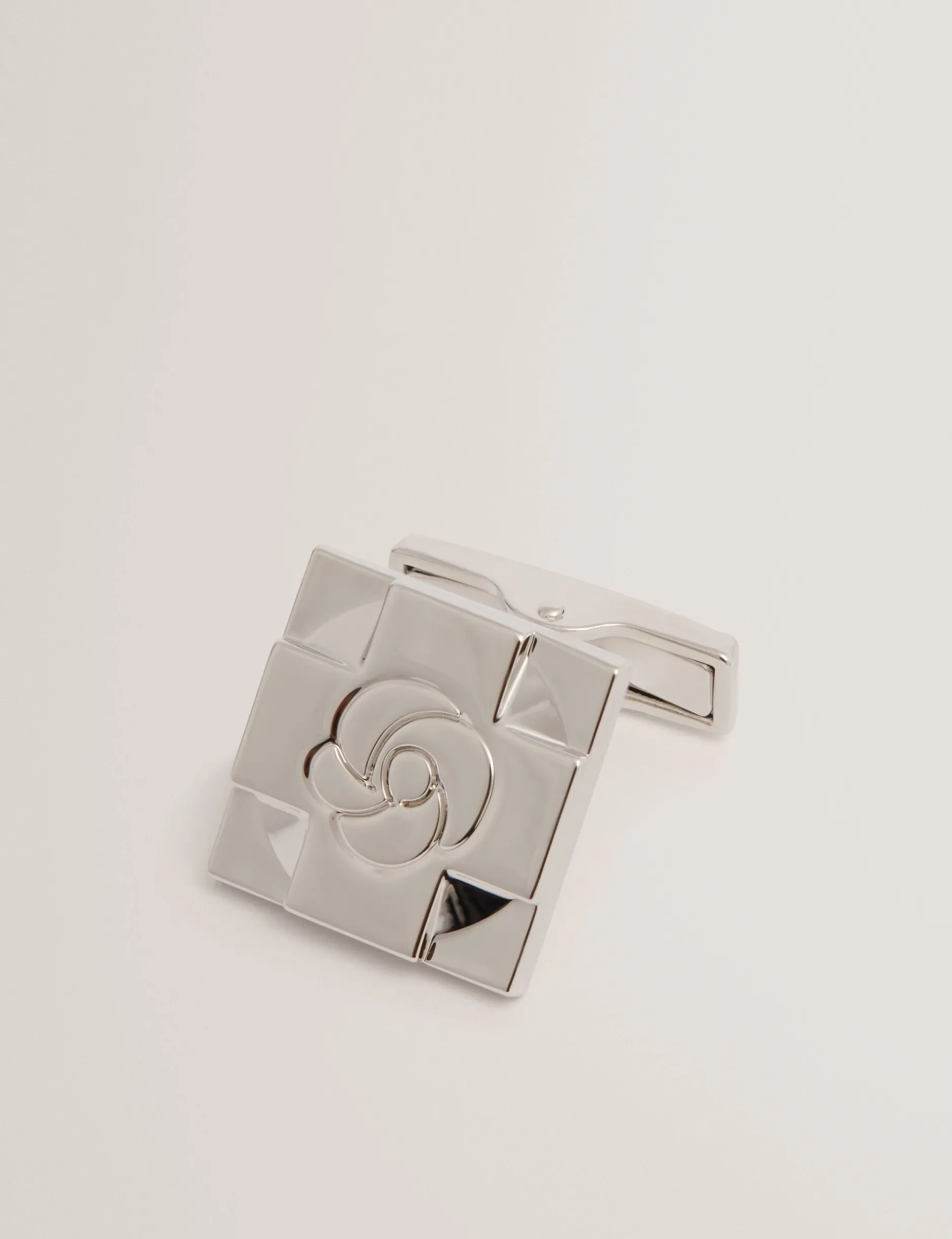 Manschettenknöpfe und Krawattennadel-Set mit gravierter Rose