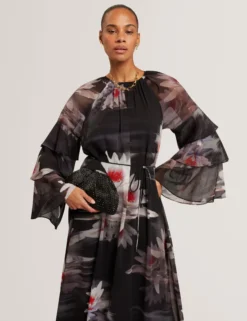 Maxikleid mit Lilienmuster, Rüschen und langen Ärmeln