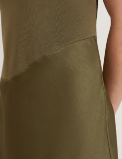 Maxikleid mit Strickpaneel