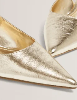 Metallic-Leder-Slingback-Schuhe mit Kitten-Heel
