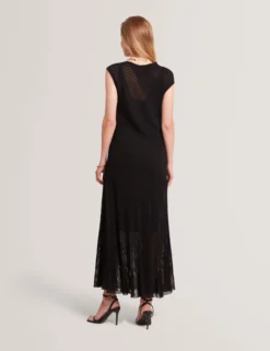 Midaxi-Kleid aus strukturiertem Strick mit transparenten Details