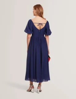 Midikleid mit Puffärmeln, Raffungen und V-Ausschnitt