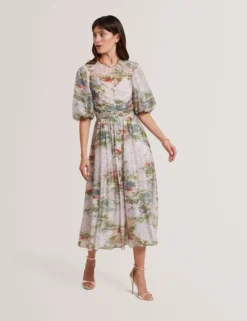 Midikleid mit Seerosenmuster und Puffärmeln