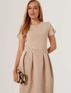 Midikleid mit tulpenförmigen Ärmeln (anprobierbar)