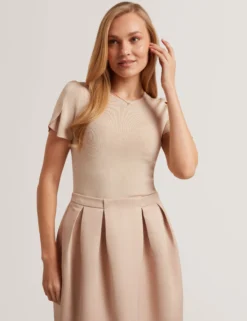 Midikleid mit tulpenförmigen Ärmeln (anprobierbar)