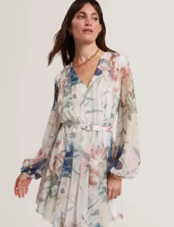 Minikleid mit Blumenmuster, plissiert, langärmelig