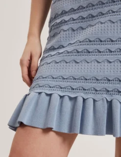 Minikleid mit Muschelsaum