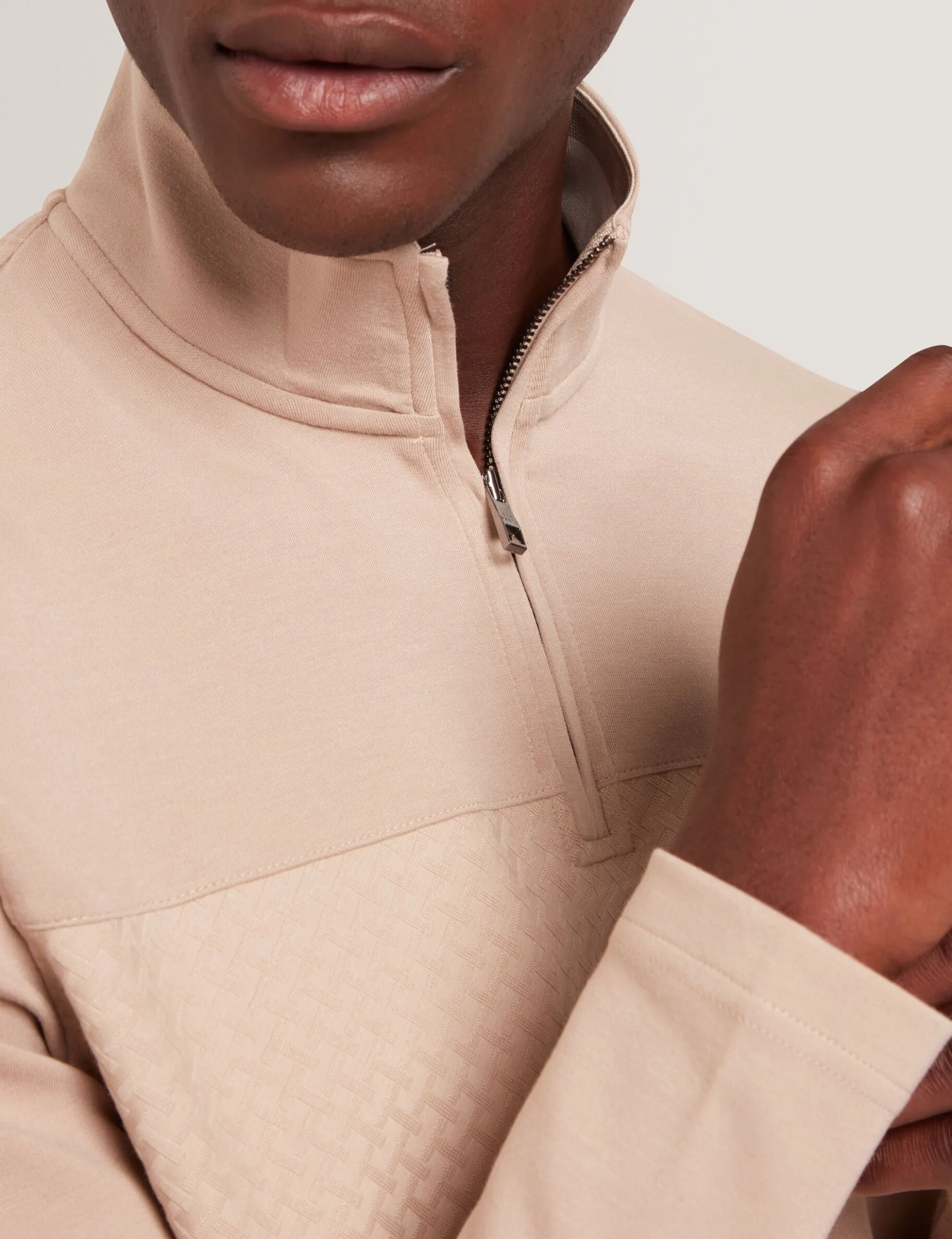 Modal-Sweatshirt mit strukturiertem Einsatz und halbem Reißverschluss