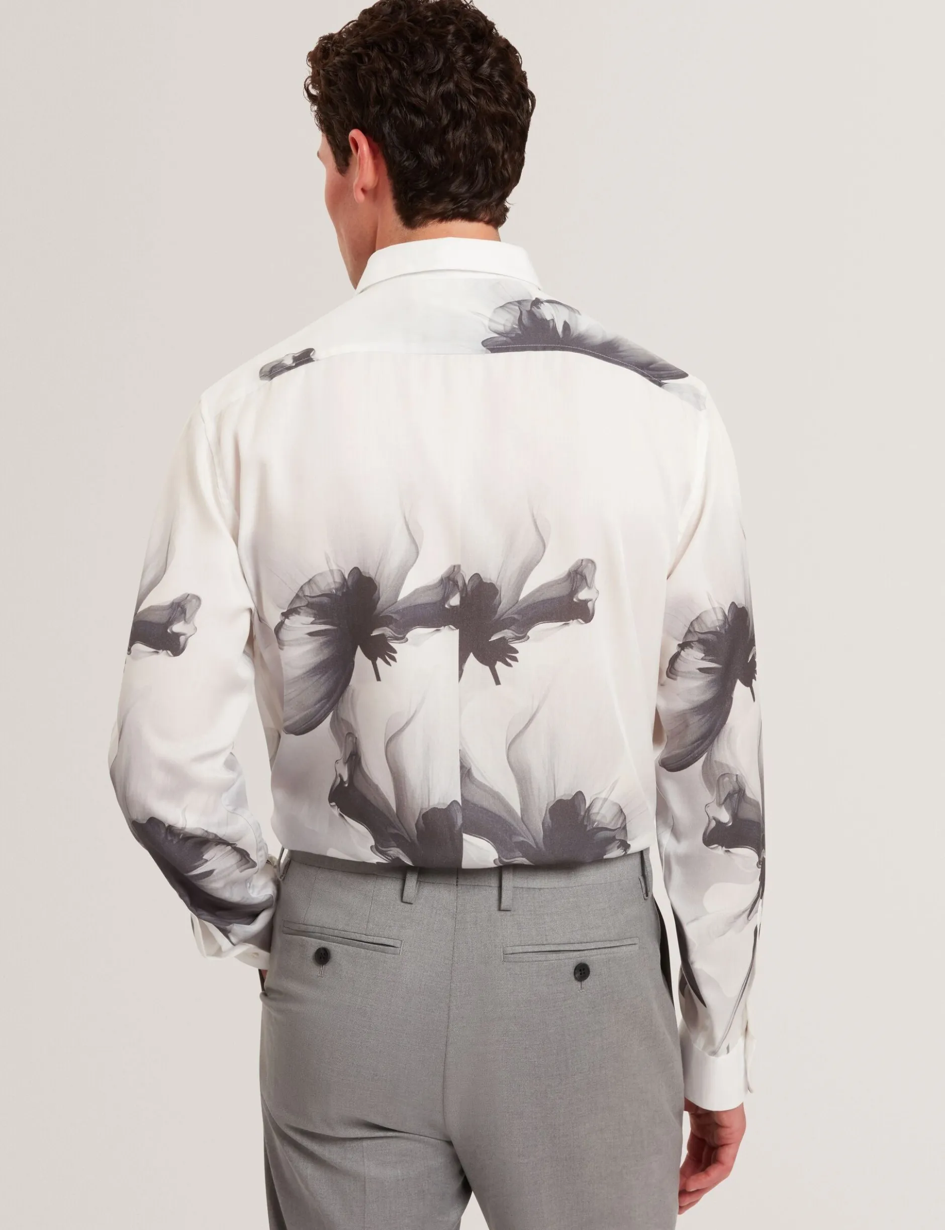 Monochromes Langarmhemd mit Blumenmuster