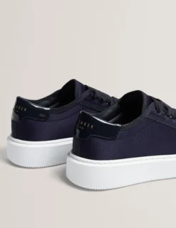 Plateau-Sneaker mit Satinband und Spitze