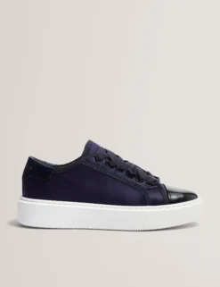 Plateau-Sneaker mit Satinband und Spitze