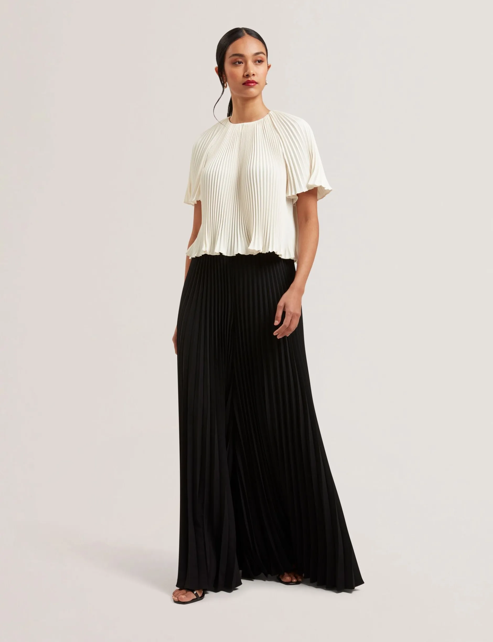 Plissierte Palazzo-Hose mit weitem Bein