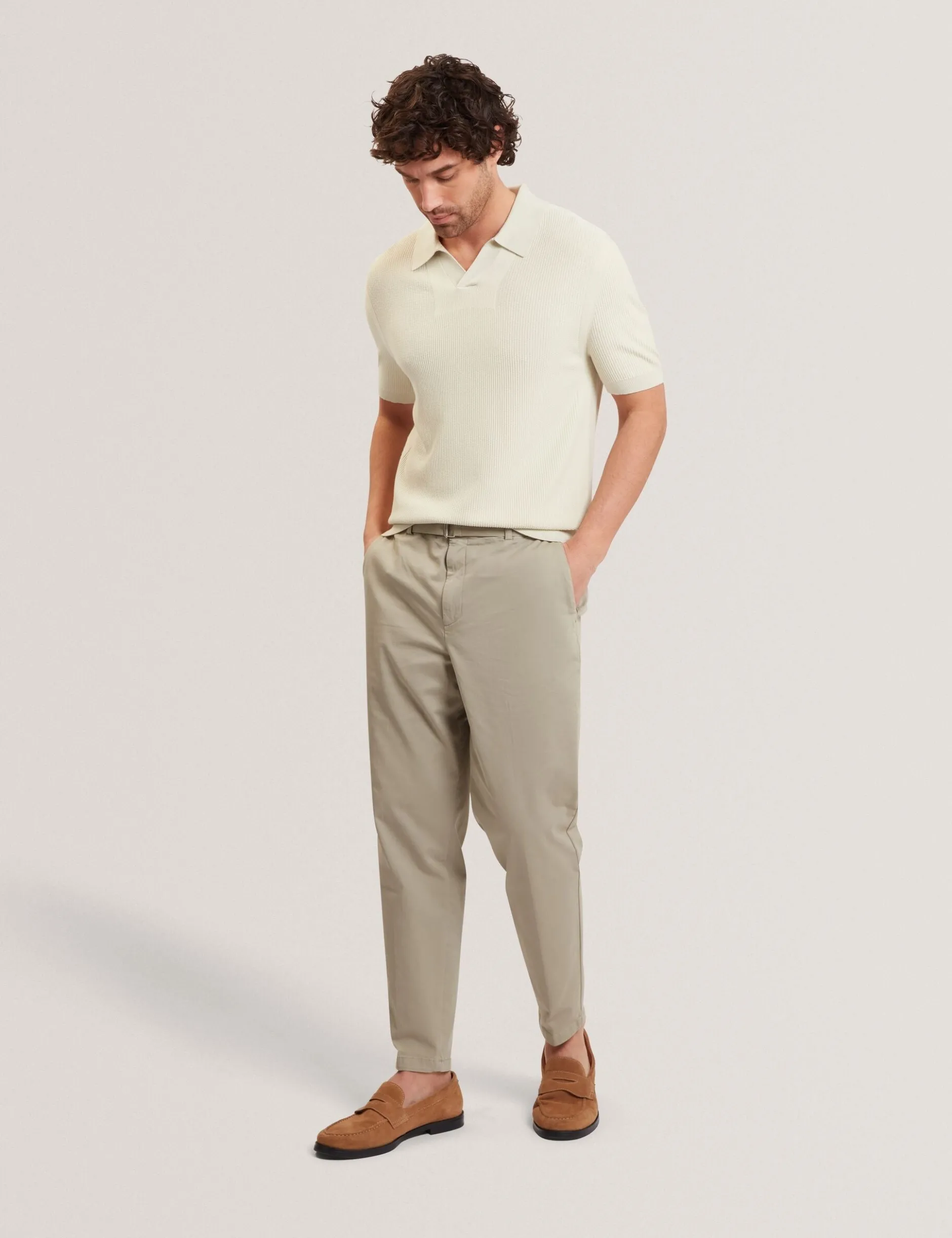 Poloshirt mit Rippstrick und offenem Halsausschnitt