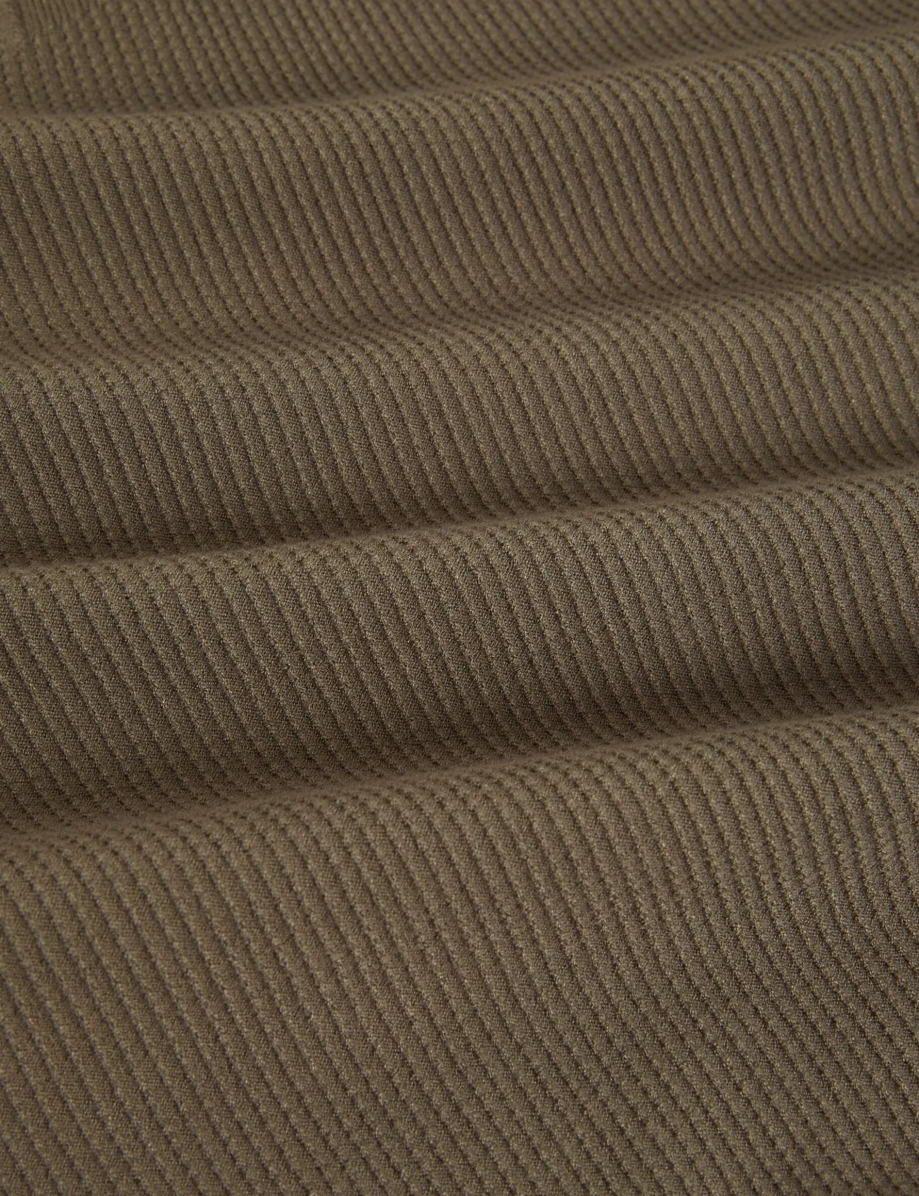 Poloshirt mit Rippstrick und offenem Halsausschnitt