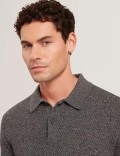 Poloshirt mit strukturierter Stricknaht
