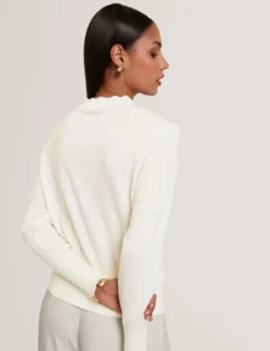 Pullover mit Rosenprint und Webfront