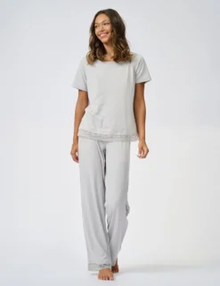 Pyjama-Set aus Jersey mit weitem Bein und Spitzenbesatz