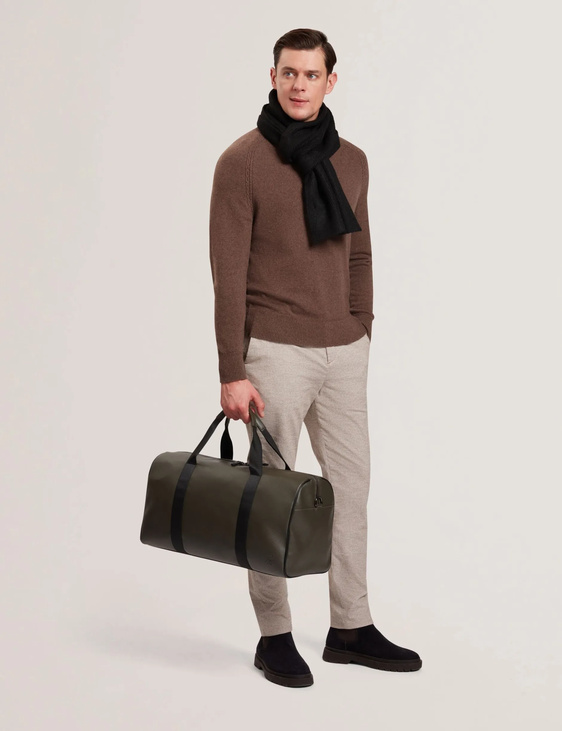 Reisetasche aus genarbtem Kunstleder