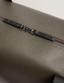 Reisetasche aus genarbtem Kunstleder