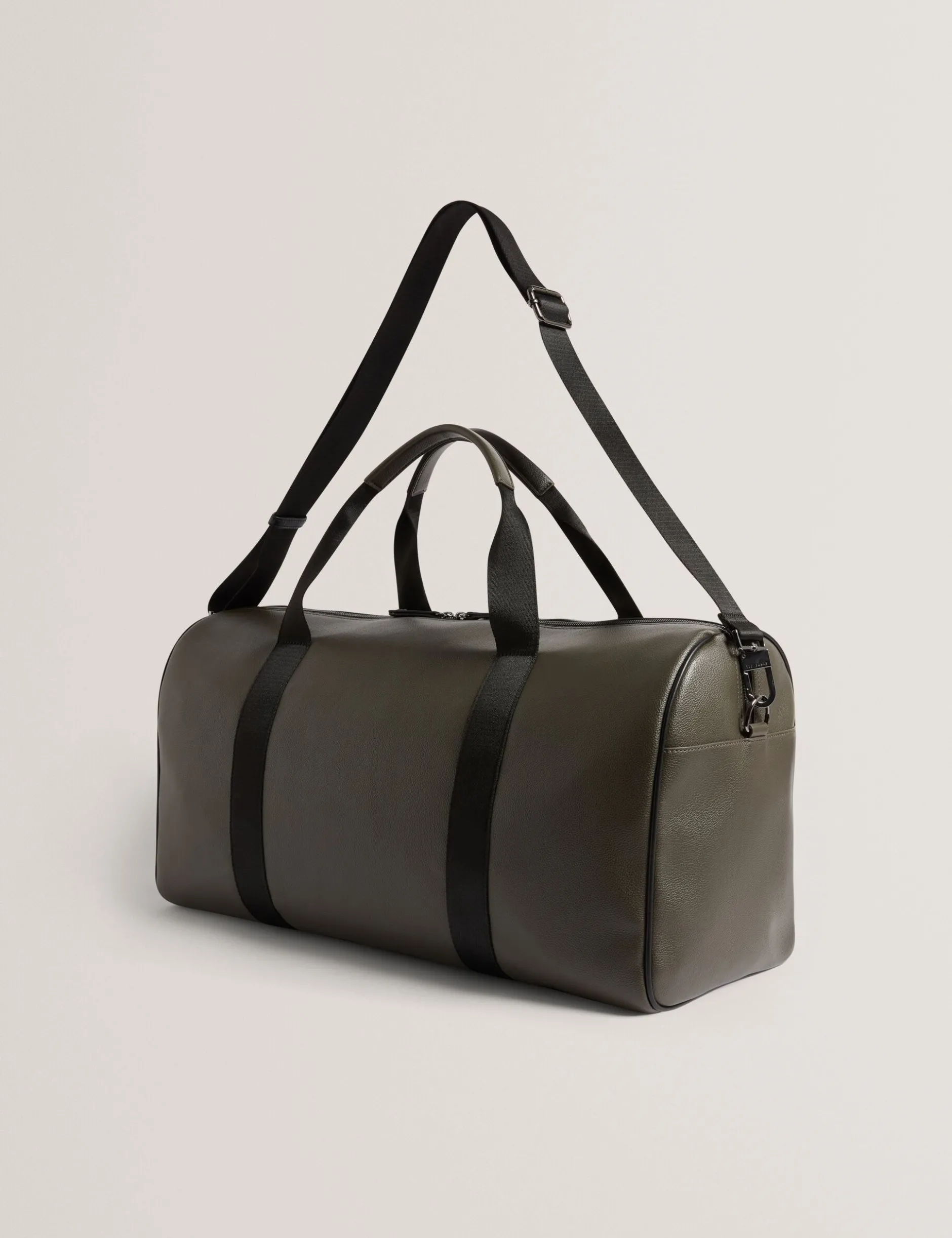 Reisetasche aus genarbtem Kunstleder