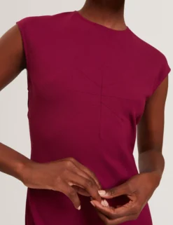 Ärmelloses, asymmetrisches Midikleid mit schrägem Schnitt