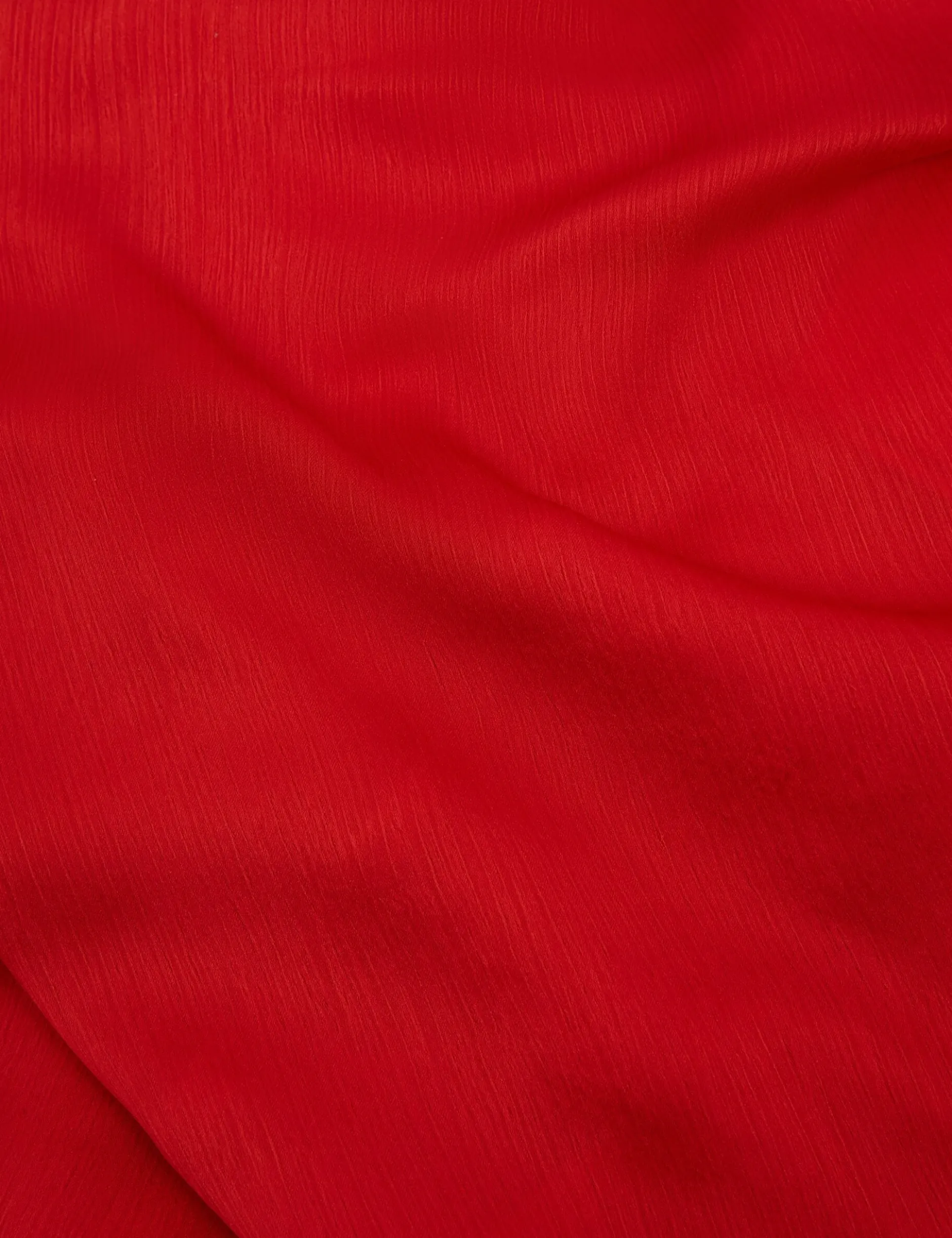 Ärmelloses Midikleid aus Satin-Chiffon mit Bindekragen