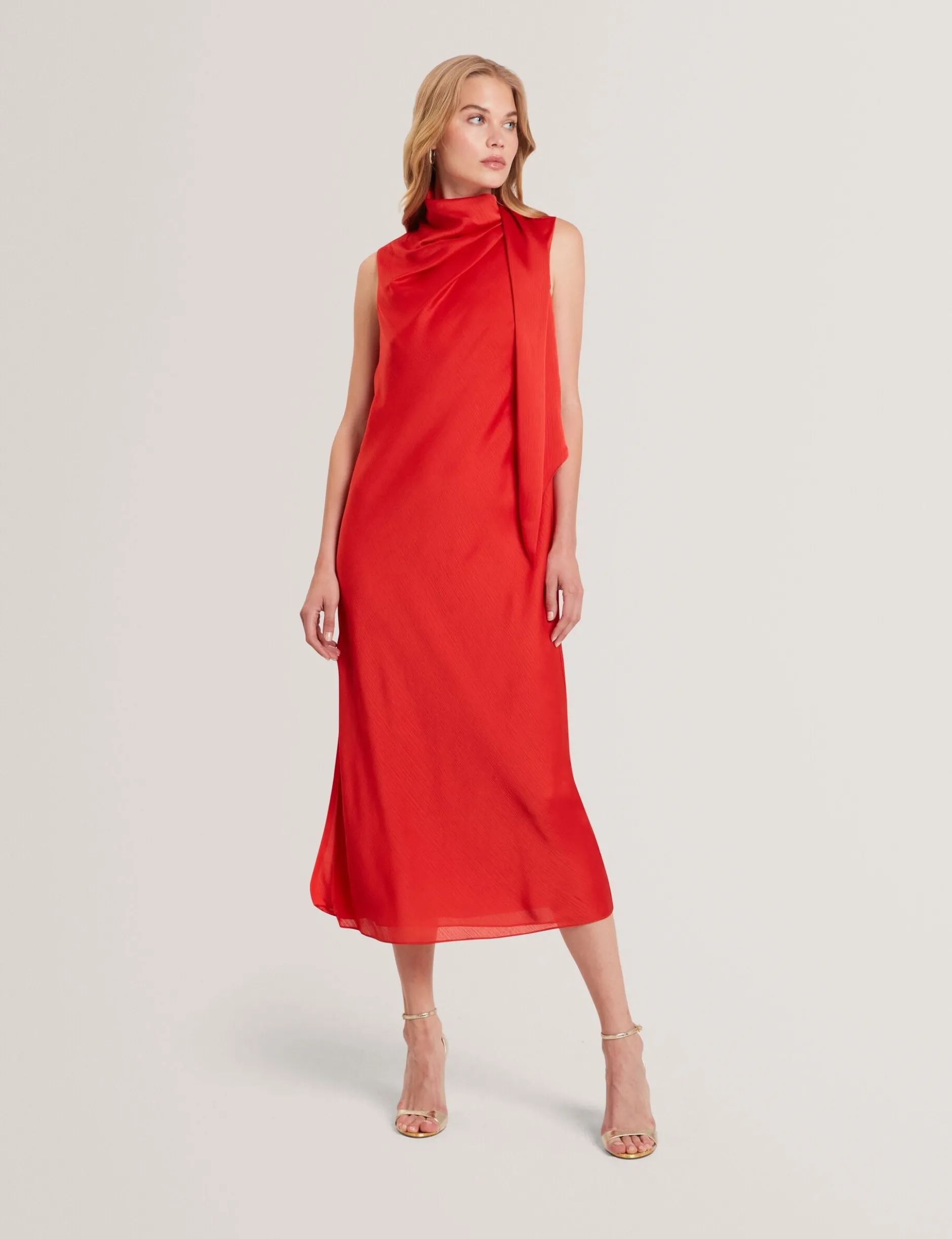 Ärmelloses Midikleid aus Satin-Chiffon mit Bindekragen