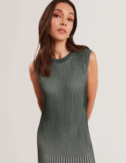Ärmelloses Midikleid aus Strick mit Strukturstreifen