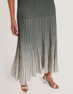 Ärmelloses Midikleid aus Strick mit Strukturstreifen