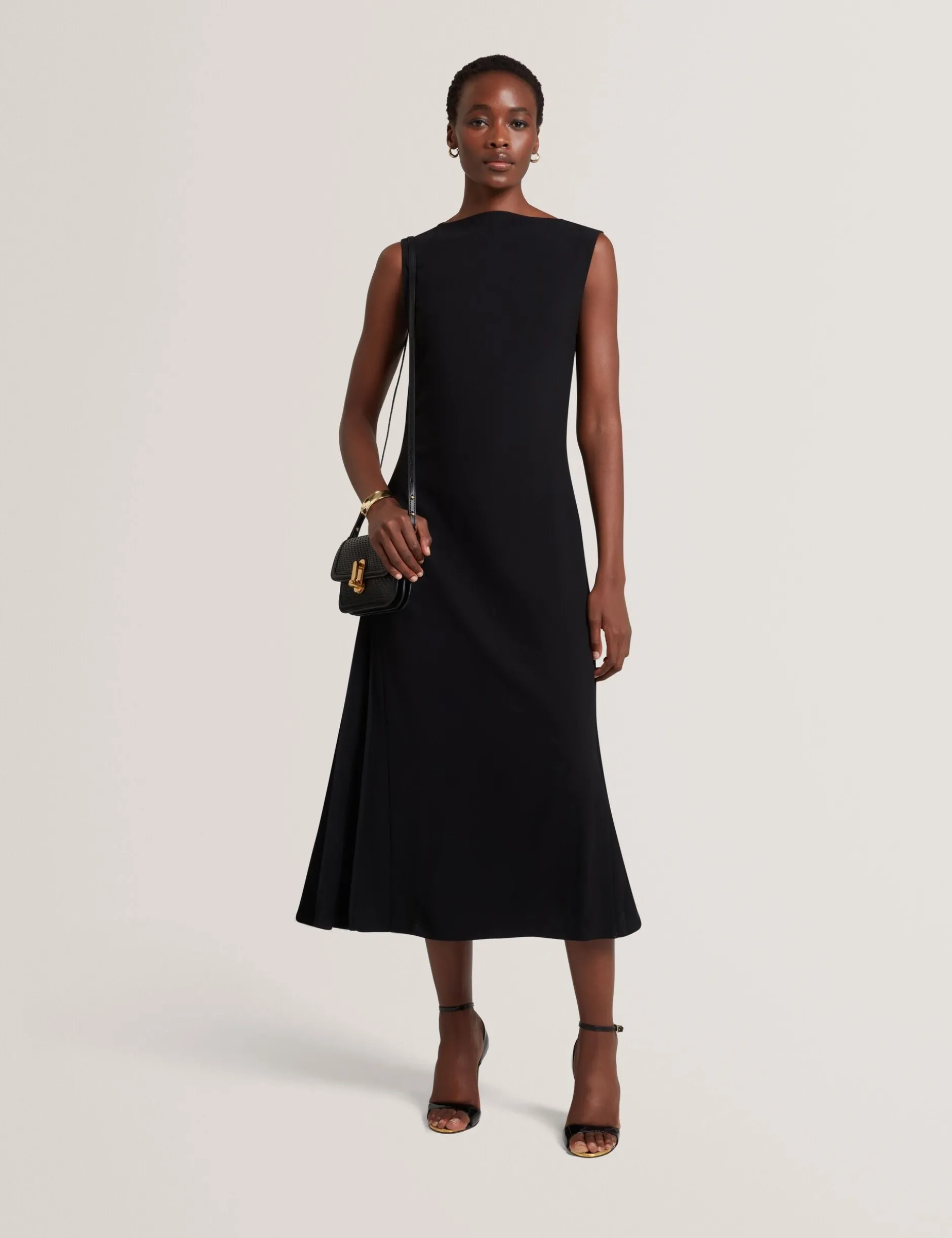 Ärmelloses Midikleid mit Faltendetails