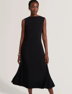 Ärmelloses Midikleid mit Faltendetails