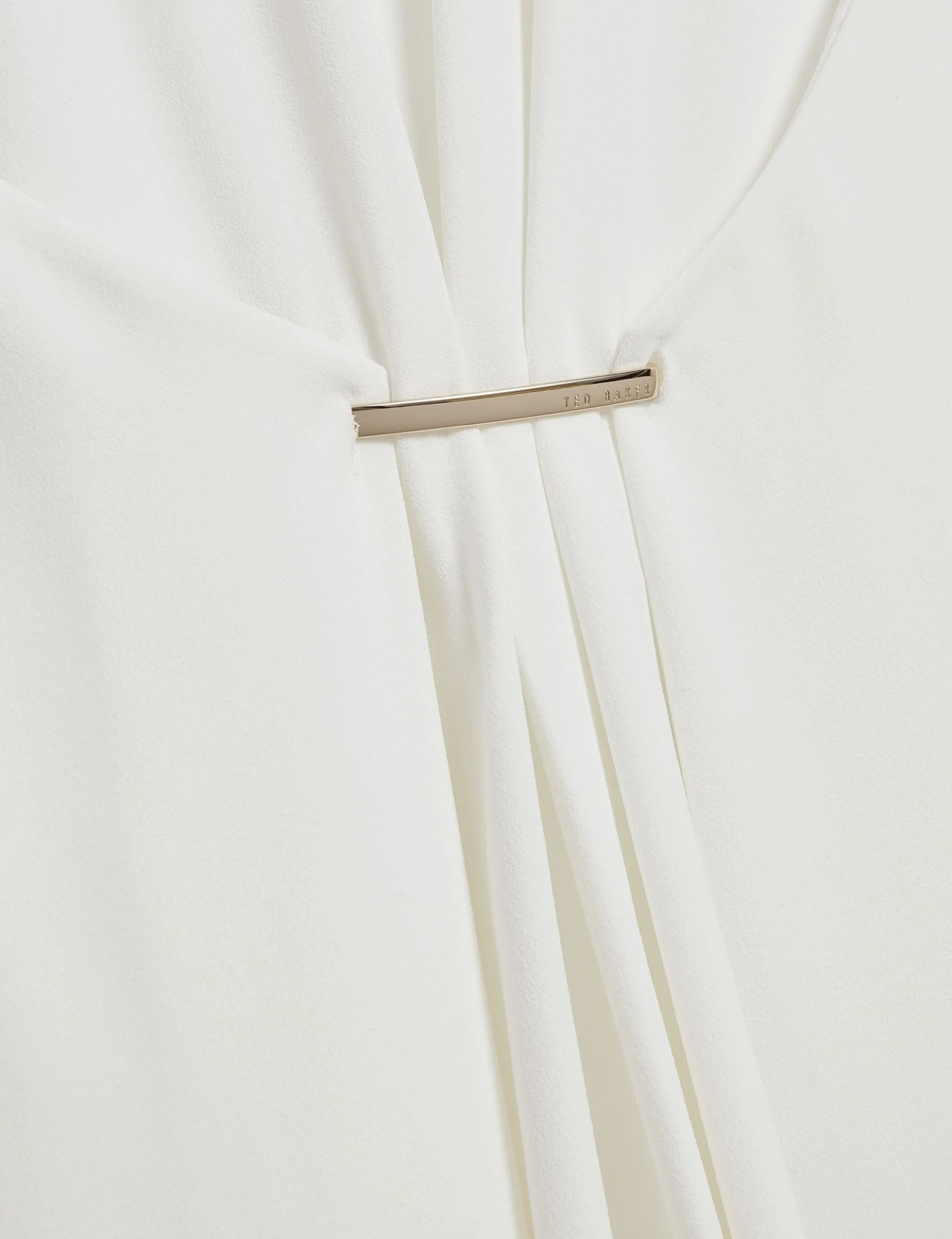 Ärmelloses Midikleid mit Raffungen und Stegdetails
