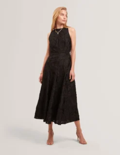 Ärmelloses Midikleid mit strukturierter Rosenstickerei