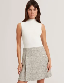 Ärmelloses Minikleid aus Bouclé-Strick