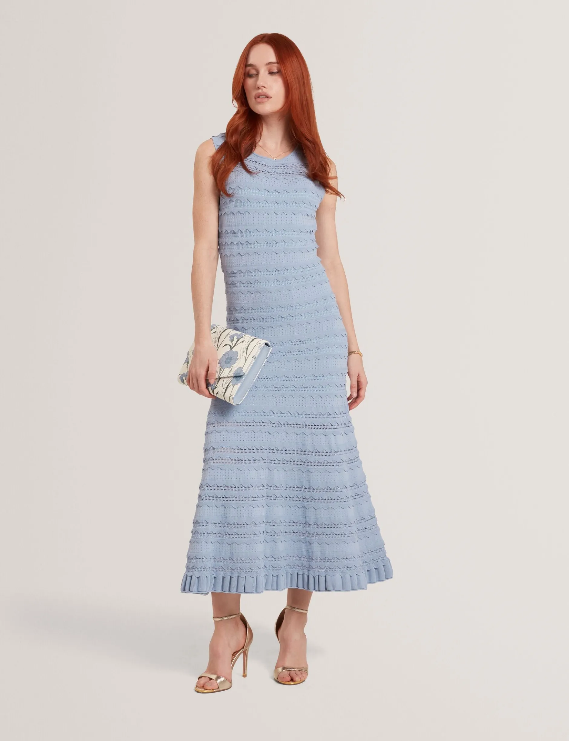 Ärmelloses Strick-Midikleid mit Wellenkante