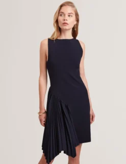 Ärmelloses Strickminikleid mit Falteneinsatz