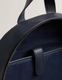 Rucksack aus Kunstleder mit Gurtbändern