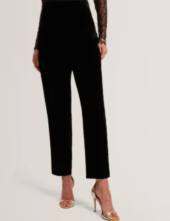 Samthose mit schmal zulaufendem Bein
