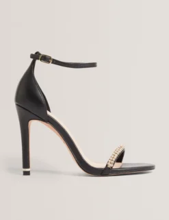 Sandalen mit Strassriemen und Stilettoabsatz