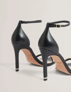 Sandalen mit Strassriemen und Stilettoabsatz