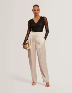 Satin-Hosen mit geschwungenem Bein