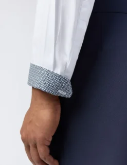 Satin-Stretch-Baumwollhemd, schmal geschnitten