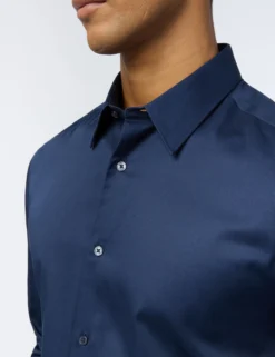 Satin-Stretch-Baumwollhemd, schmal geschnitten