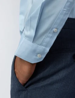 Satin-Stretch-Baumwollhemd, schmal geschnitten